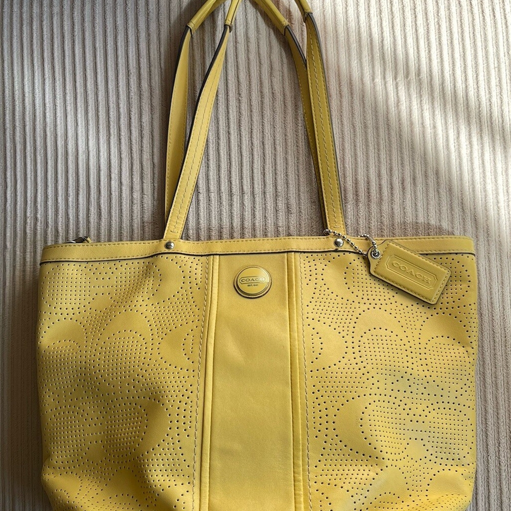 Vintage Coach Yellow Leather Tote Bag with Structured Design